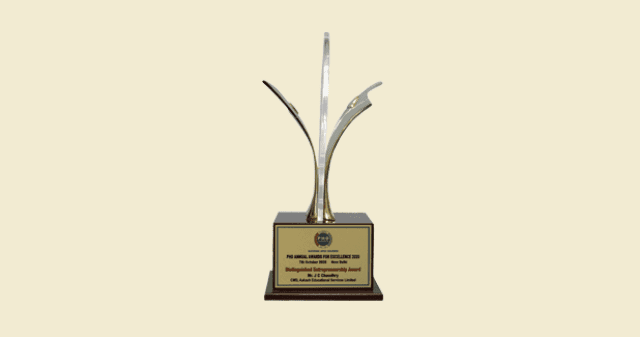 Entrepreneurship award given to Dr. Chaudhry Entrepreneurship award given to Dr. Chaudhry