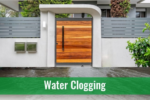 Water clogging at main door is vastu dosha