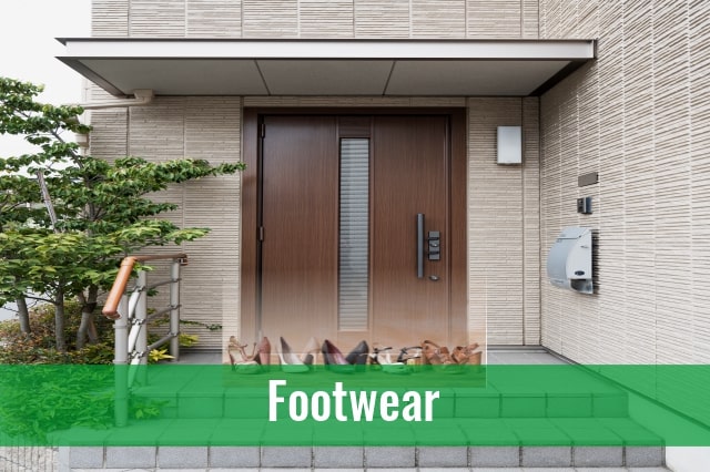 do not keep footwear on main gate as per Vastu