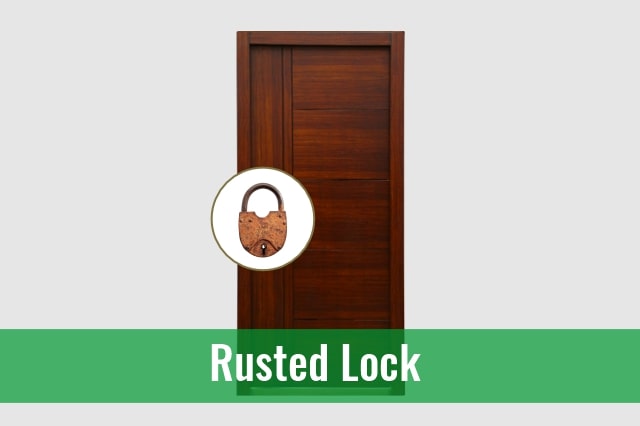 Rusted lock on entrance in Vastu is a sign of negativity 